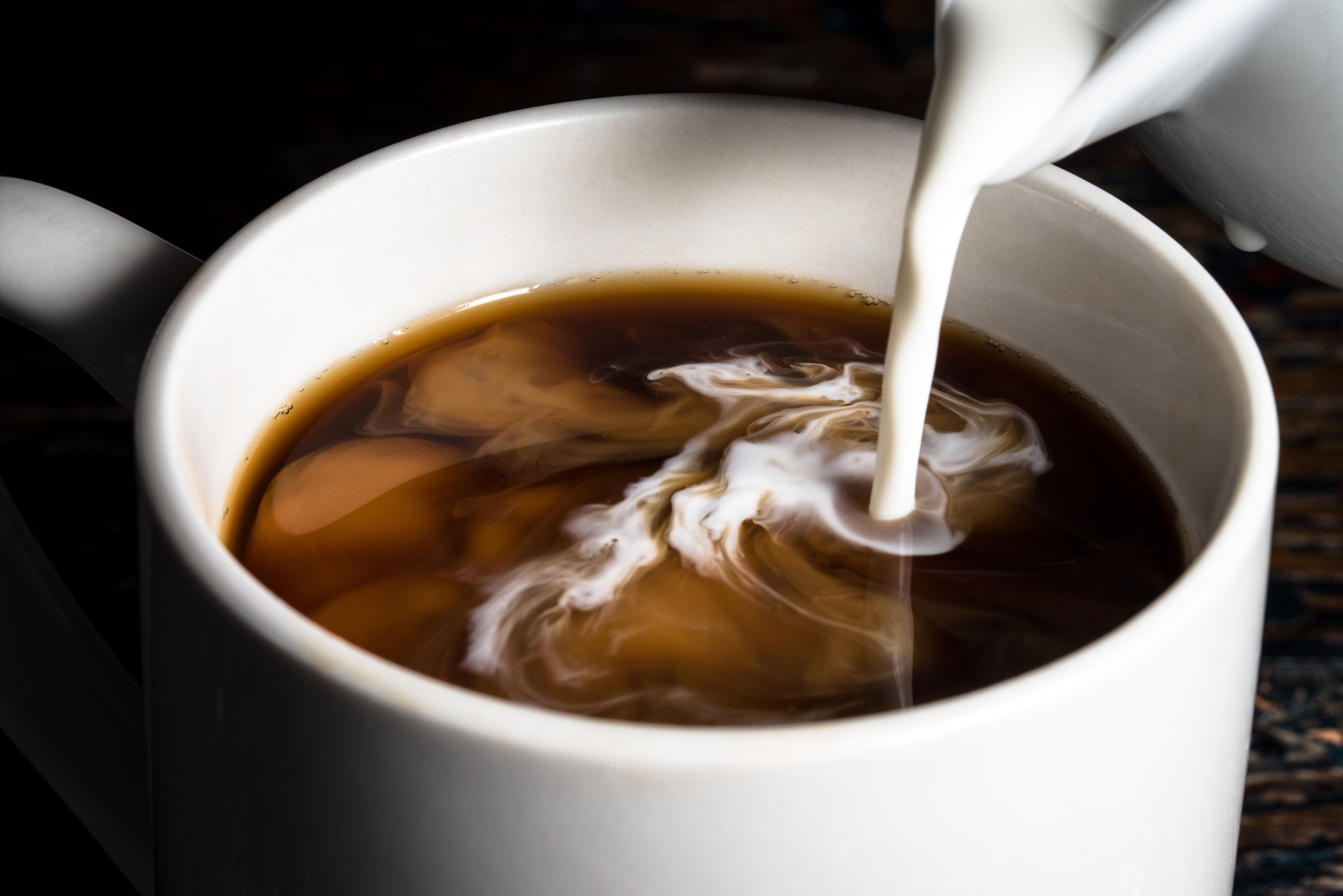 Emulsifiers for non-dairy creamers and coffee whiteners